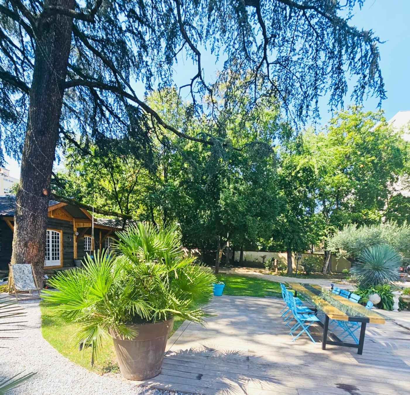 Chateau Grandclement Lyon Villeurbanne Niveau Rdc - Tresor Cache En Ville Avec Vue Piscine Et Parc 빌뢰르반 외부 사진