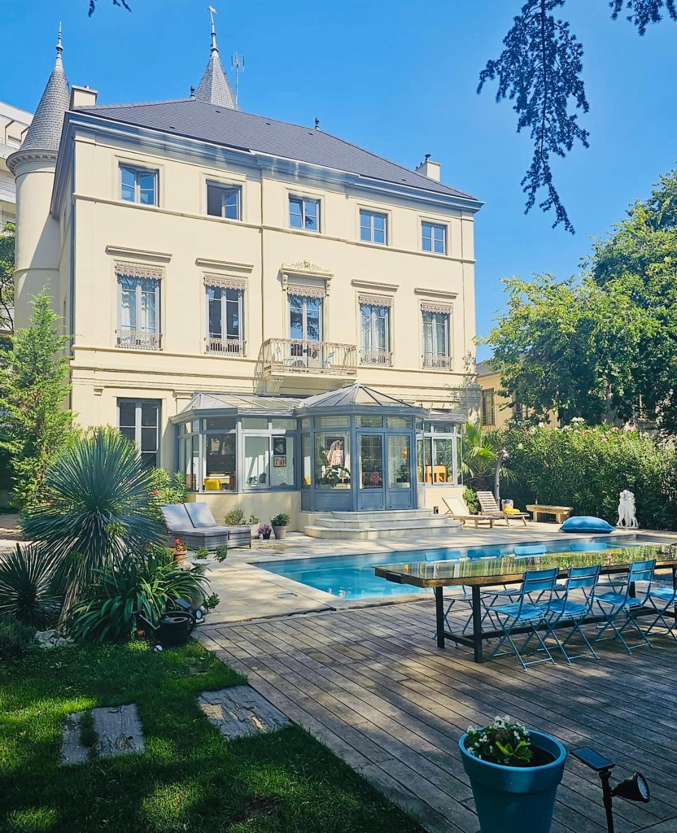 Chateau Grandclement Lyon Villeurbanne Niveau Rdc - Tresor Cache En Ville Avec Vue Piscine Et Parc 빌뢰르반 외부 사진