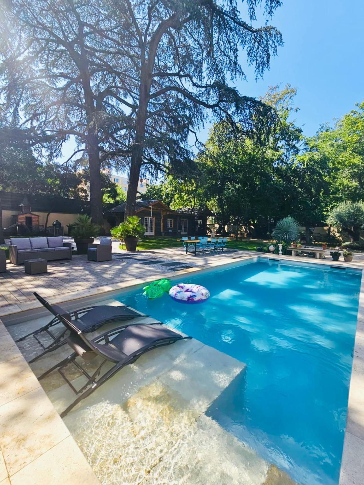 Chateau Grandclement Lyon Villeurbanne Niveau Rdc - Tresor Cache En Ville Avec Vue Piscine Et Parc 빌뢰르반 외부 사진
